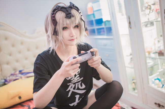 半岛·官方站线登入页面:【整形精品】为什么有些女生天生是双眼皮还要割(图3) 半岛·官方站线登入页面